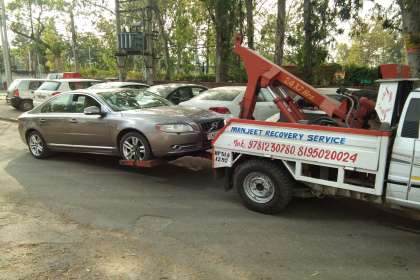 Manjeet Towing Services, Best Car Towing Services In Chandigarh, 7Top Car Towing Services In Chandigarh, 24 Hour Car Towing Service In Chandigarh, Car Towing Service near me, Car Tow Van near me